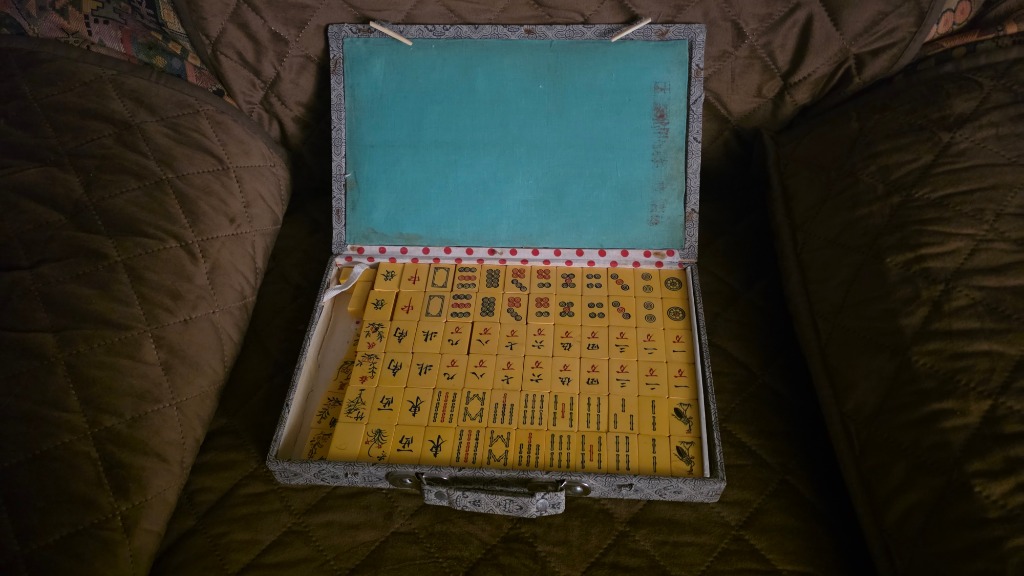 La confezione artigianale di Mahjong acquistata a Shanghai
