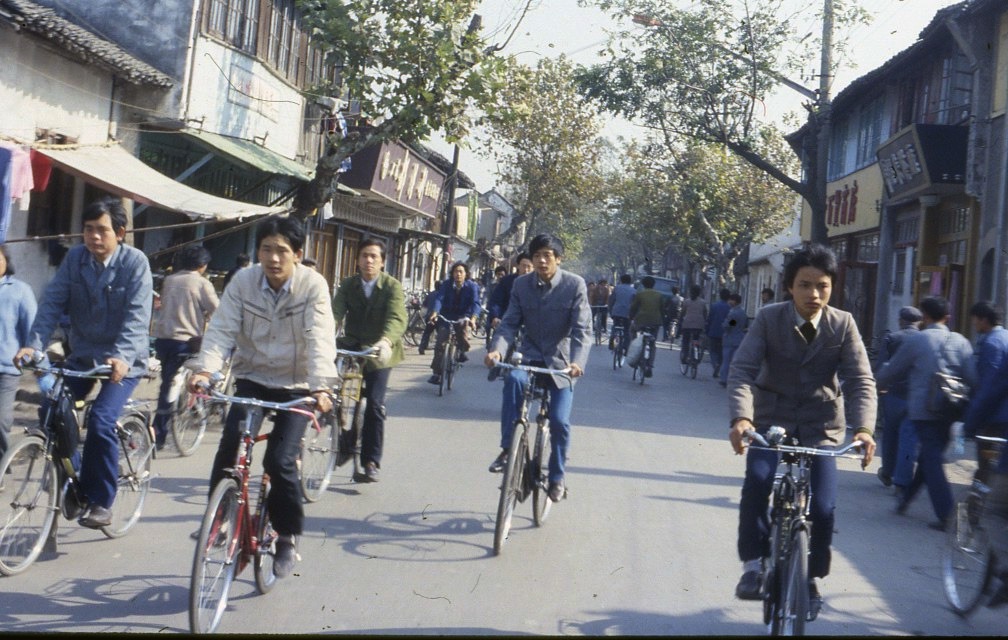 Le strade di Shanghai negli anni '80/'90 (foto scattata da me)